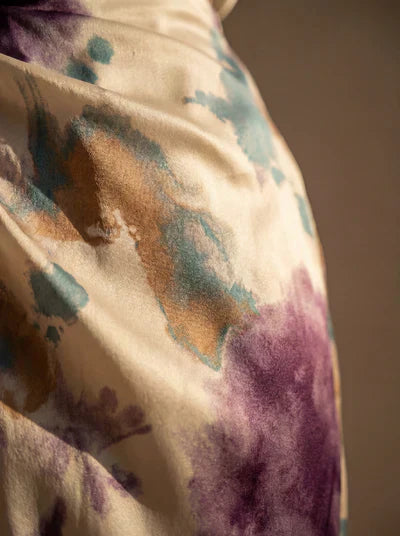 Duval Paris™ | Robe élégante à col en V