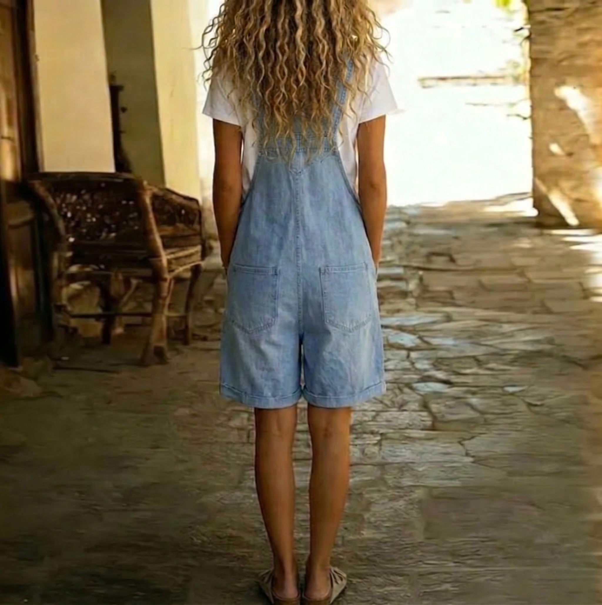 Duval Paris™ | Salopette courte en jean bleu clair