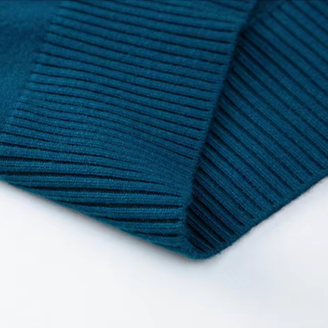 DUVAL PARIS™ | PULL À COL HAUT ÉLÉGANT