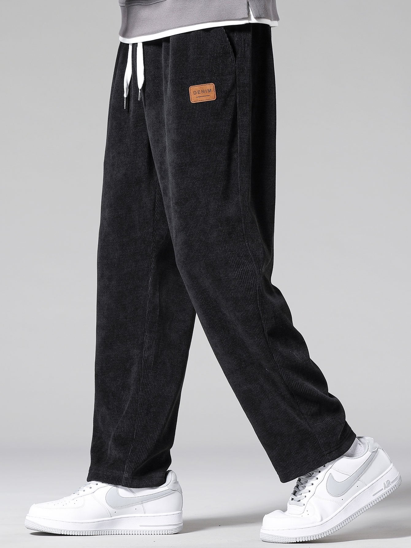 Duval Paris™ | Pantalon en velours côtelé à jambe droite