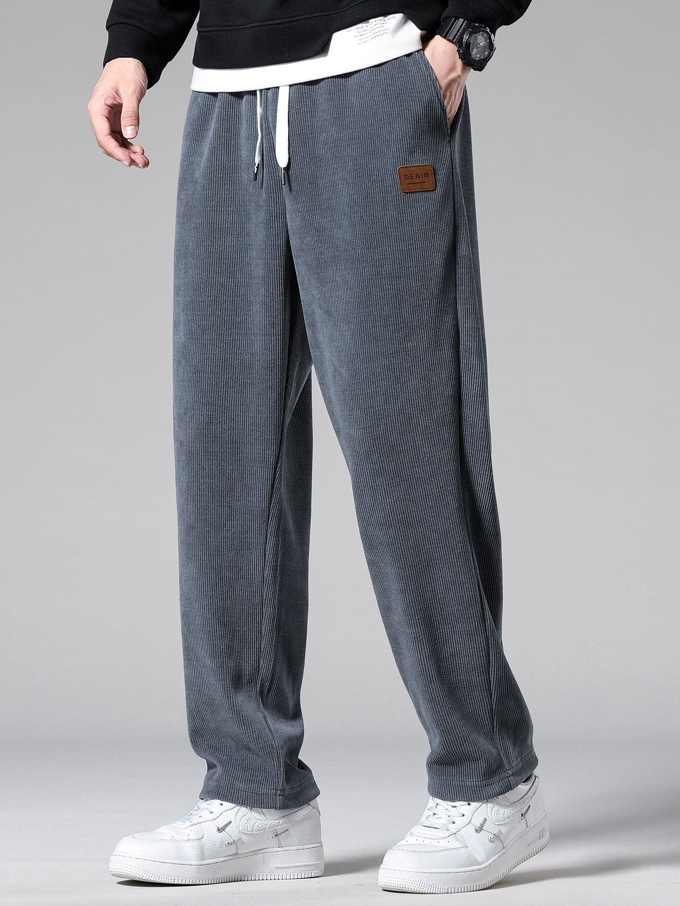 Duval Paris™ | Pantalon en velours côtelé à jambe droite